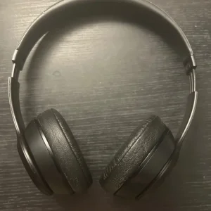 Beats headphones with case, box, and charger