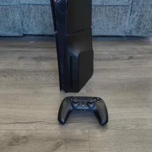 PS5 Slim Black 1TB Disc Edition with Controller and Astros Playroom Game - Image 2