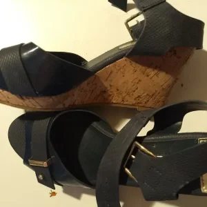 Strappy cork wedge heels - Image 5