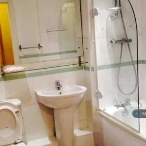 1 bedroom flat in Trentham Court, London, W3 (1 bed) (#2585104) - Image 7