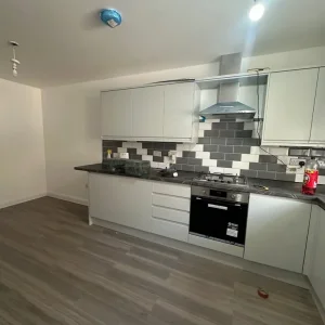 Four Bed House in South-Woodham-Ferrers - Image 3