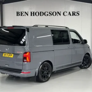 2021 Volkswagen Transporter 2.0 BiTDI T32 Sportline Black Edition Kombi Double Cab 5dr Diesel DSG - Image 7