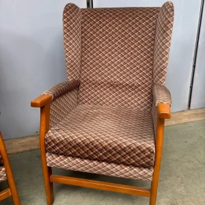 Pair of mid century wing back arm chairs - Image 2