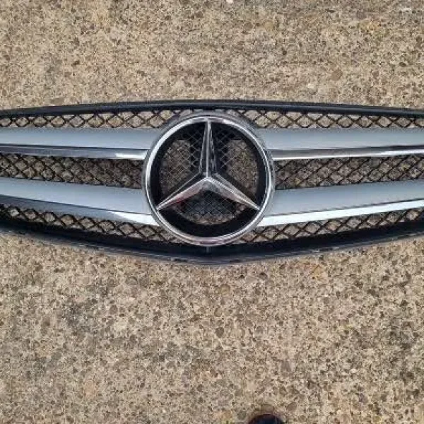 mercedes c220amg sport cdi coupe 2013 front grill