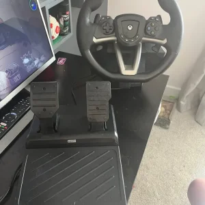 Hori steering wheel and pedals for Xbox - Image 2