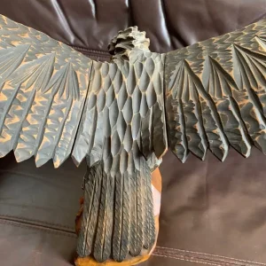 Hand crafted wooden eagle ornament from the 1960s/70s - Image 8