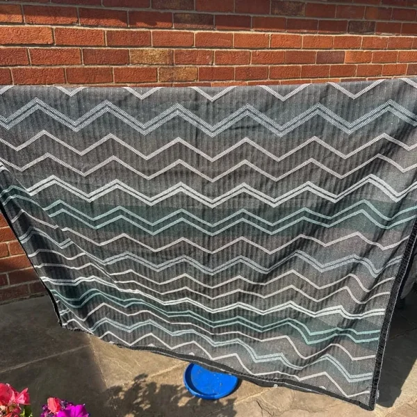 Cotton bedding with zigzag pattern