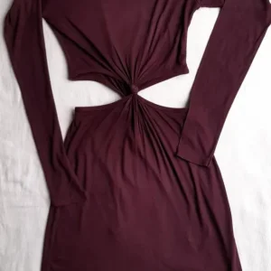 Size 8 burgundy bodycon dress from Boohoo - Image 2