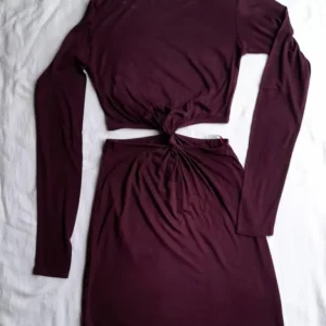 Size 8 burgundy bodycon dress from Boohoo - Image 3