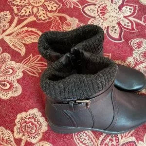 Women’s ankle boots size 4 - Image 2