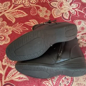 Women’s ankle boots size 4 - Image 3