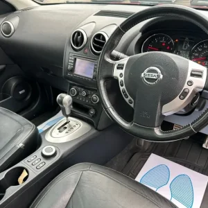 2011 Nissan Qashqai +2 2.0 dCi Tekna 5dr 4WD Auto HATCHBACK Diesel Automatic - Image 2