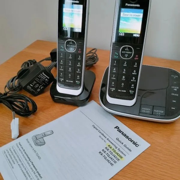 Panasonic KX-TGJ-420E Digital Cordless Telephone Answering System