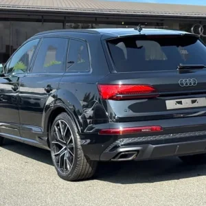 2025 Audi Q7 3.0 TDI V6 50 Black Edition - Image 2