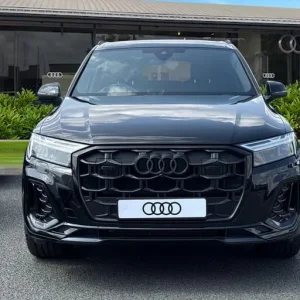 2025 Audi Q7 3.0 TDI V6 50 Black Edition - Image 5