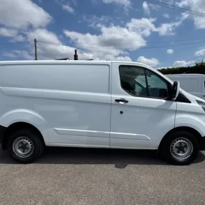 2020 Ford Transit Custom 2.0 EcoBlue Leader Panel Van - Image 8