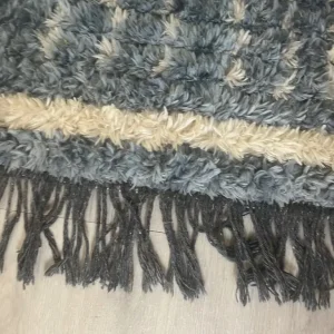 Large Blue and white rug - Image 4