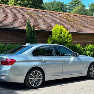 2017 BMW 3 Series 2.0L Plug-in Hybrid 4-door Saloon - Image 4