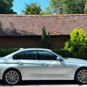 2017 BMW 3 Series 2.0L Plug-in Hybrid 4-door Saloon - Image 5