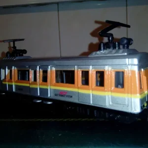 SCALE MODEL ELECTRIC COMMUTER TRAIN