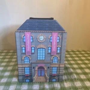Designa fashion school dollhouse - Image 2