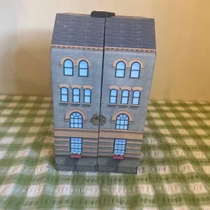 Designa fashion school dollhouse - Image 3