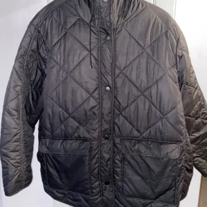 Black puffa coat