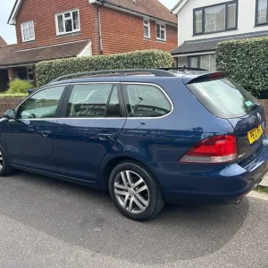 Volkswagen Golf Estate 2013 1598cc 5-door semi-auto - Image 2