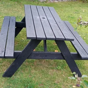 Solid wood garden picnic table - Image 3