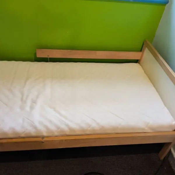 Toddler bed - IKEA Sniglar