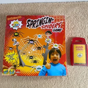 Springing spiders game