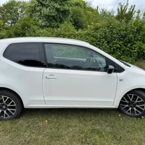 2013 Volkswagen Groove Up 3Dr Hatch - Image 5