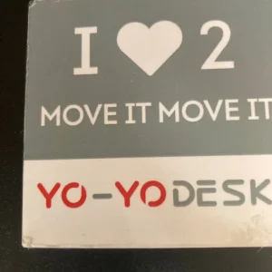 Yo-yo stand up desk