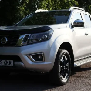2019 Nissan Navara 2.3 dCi Tekna 4WD Euro 6 (s/s) 4dr PICK UP Diesel Manual - Image 3