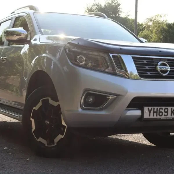 2019 Nissan Navara 2.3 dCi Tekna 4WD Euro 6 (s/s) 4dr PICK UP Diesel Manual