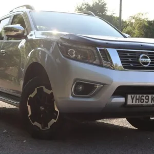 2019 Nissan Navara 2.3 dCi Tekna 4WD Euro 6 (s/s) 4dr PICK UP Diesel Manual