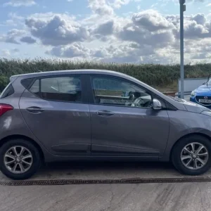 Hyundai i10 1.2 Premium 5-door Petrol - Image 4