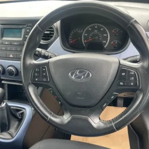 Hyundai i10 1.2 Premium 5-door Petrol - Image 6