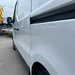 2021 Renault Trafic SL30 ENERGY dCi 120 Business Van Panel Van Diesel Manual - Image 2