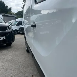 2021 Renault Trafic SL30 ENERGY dCi 120 Business Van Panel Van Diesel Manual - Image 3