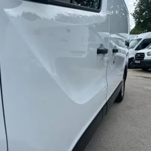 2021 Renault Trafic SL30 ENERGY dCi 120 Business Van Panel Van Diesel Manual - Image 4