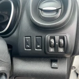 2021 Renault Trafic SL30 ENERGY dCi 120 Business Van Panel Van Diesel Manual - Image 7