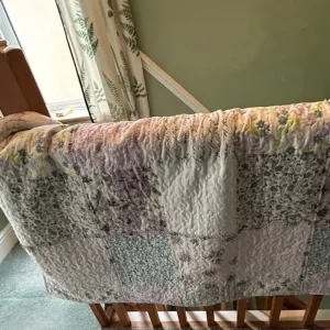 Quilted Bedspread - Image 3