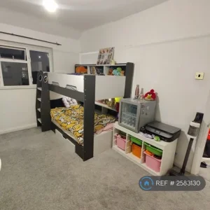 3 bedroom semi-detached with office/gym and off-street parking - Image 8