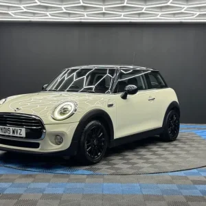 2019 MINI Hatch 1.5 Cooper Classic Euro 6 (s/s) 3-door Petrol Manual - Image 3