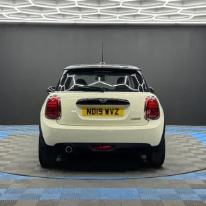2019 MINI Hatch 1.5 Cooper Classic Euro 6 (s/s) 3-door Petrol Manual - Image 6