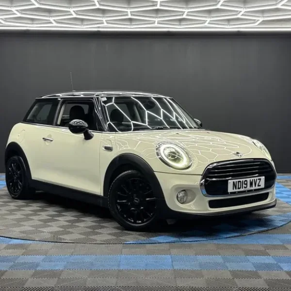 2019 MINI Hatch 1.5 Cooper Classic Euro 6 (s/s) 3-door Petrol Manual