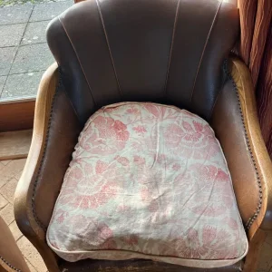 Antique oyster backed chairs - Image 4