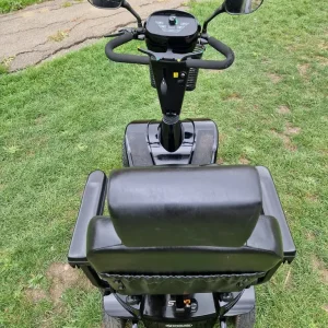 Mobility scooter less than six months old - Image 4