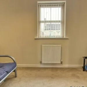 2 bedroom semi-detached with garden and parking - Image 6